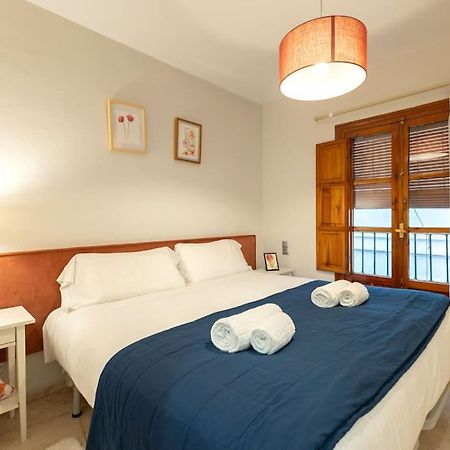 Pajaritos Center Suite By Valcambre Sevilla Eksteriør bilde