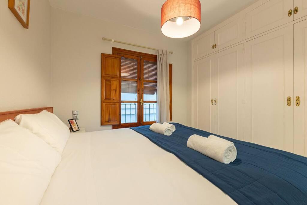 Pajaritos Center Suite By Valcambre Sevilla Eksteriør bilde