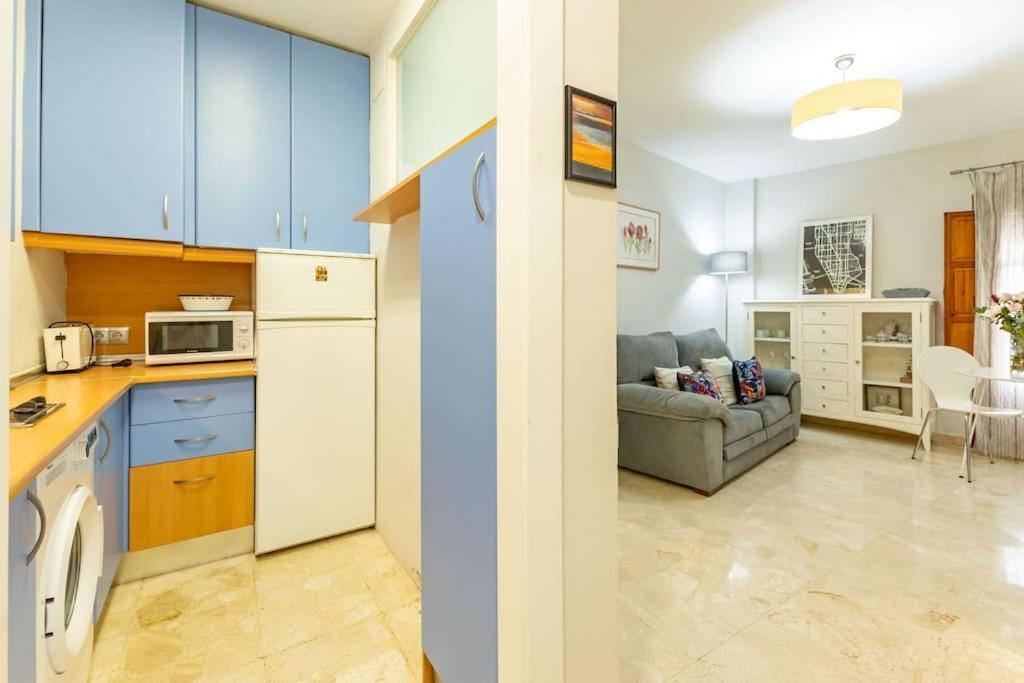 Pajaritos Center Suite By Valcambre Sevilla Eksteriør bilde