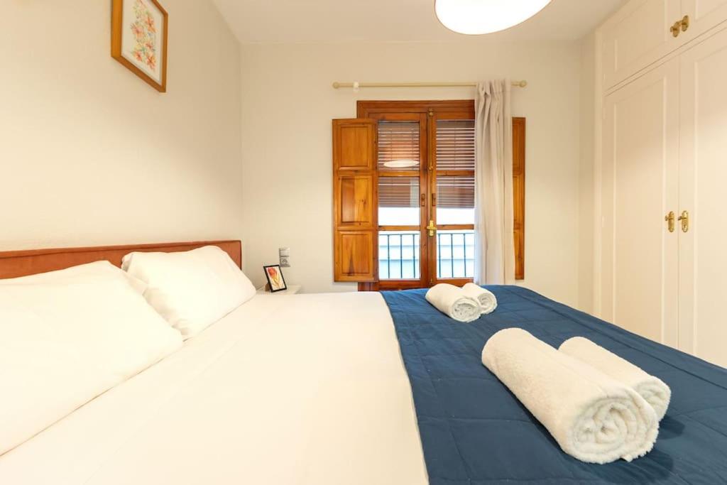 Pajaritos Center Suite By Valcambre Sevilla Eksteriør bilde